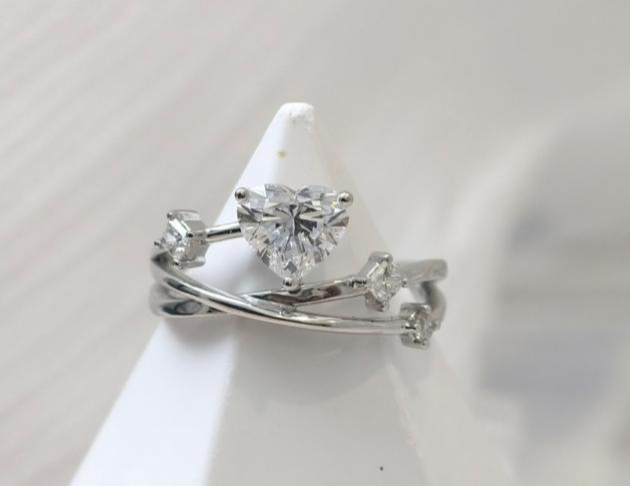 【怦然心動】18K培育鑽石 戒指