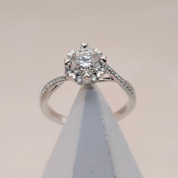 【永恆花環】PT950培育鑽石 戒指